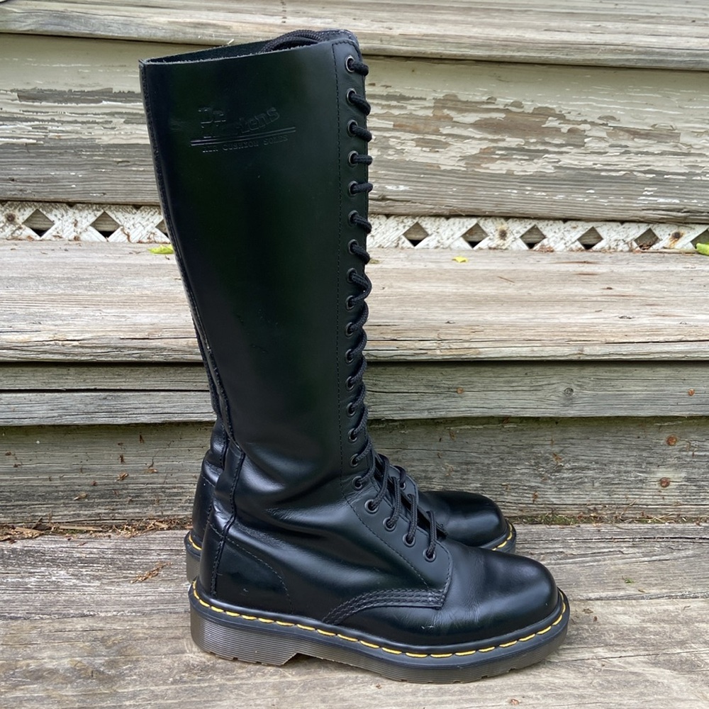 Dr. Martens Vintage 20-Eye 9663 Made in England Smooth Leather Boots Women's 7 - Picture 3 of 15